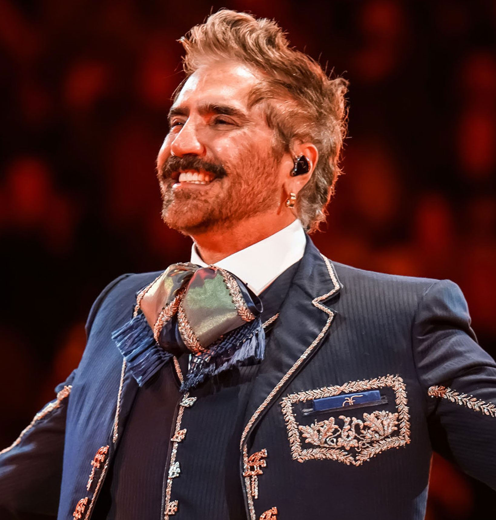 ALEJANDRO FERNANDEZ - LEON